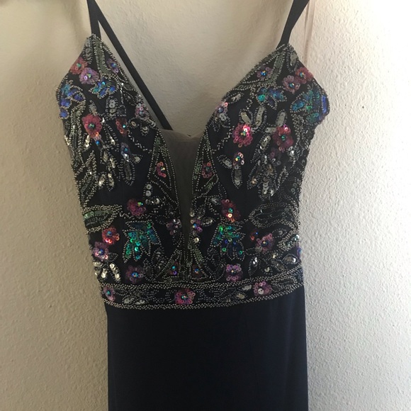 Prom dress!! - Picture 4 of 6